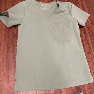 Figs scrub set